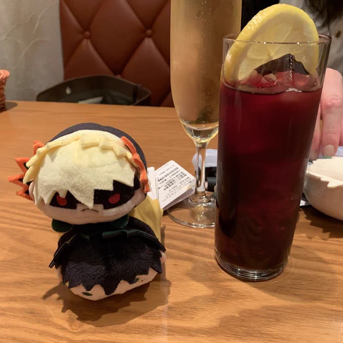 これは木曜日のステ後に食べたぱえりあとクレームブリュレとサングリアです