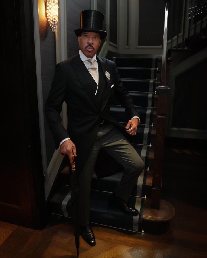 DaveThomasStyle's tweet image. @LionelRichie #styledbydavethomas for yesterday’s Coronation. I’m forever grateful to HM The King and @PrincesTrust for giving me my start in fashion 35 years ago 🙏🏻