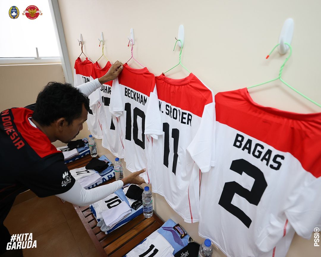 adnardn's tweet photo. Mulai dari insiden bendera kebalik, medali gak bisa disapu bersih, dan ini.

Terlepas cons federasi &amp; prestasi sepakbola kita, at least jamuan kita masih lebih membanggakan.

Untuk negara yg baru pertama kali jadi host SEA Games, Kamboja (mungkin) udah maksimal.

📸 pssi https://t.co/uFx5lQ6DR7