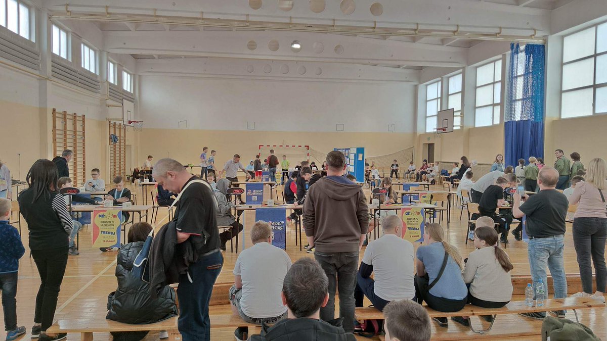 SpeedcubeP's tweet photo. Trochę zdjęć z wczorajszego dnia.
Zawody  Jarosławiu z NR-me w Clocku o czym pisaliśmy już 🙂.
Clock, to chyba rozkręcająca się konkurencja w PL .
Galeria od @cube4funpl 

#jarosławmiasto #wcacompetition #clock #sport #speedcubing #rubikscuber #speedcuber #solve #nr #rekordpolski https://t.co/iXxwtW0Df2