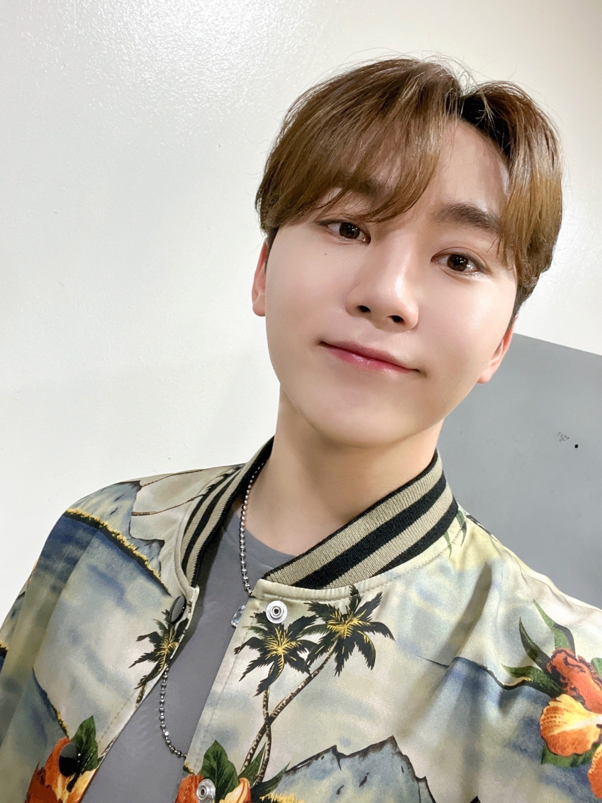 seventeen-on-twitter-17-s-i-luv-my-team-i-luv-my-crew