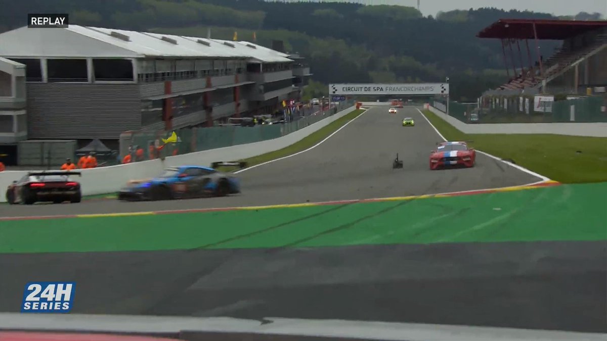 That Porsche Cup car that the White Merc hit up the back, looks a lot like an Audi @brucejoracer11. :-) @24HSERIES #12HSPA @radiolemans @Bradders3078 @rcracing @specutainment