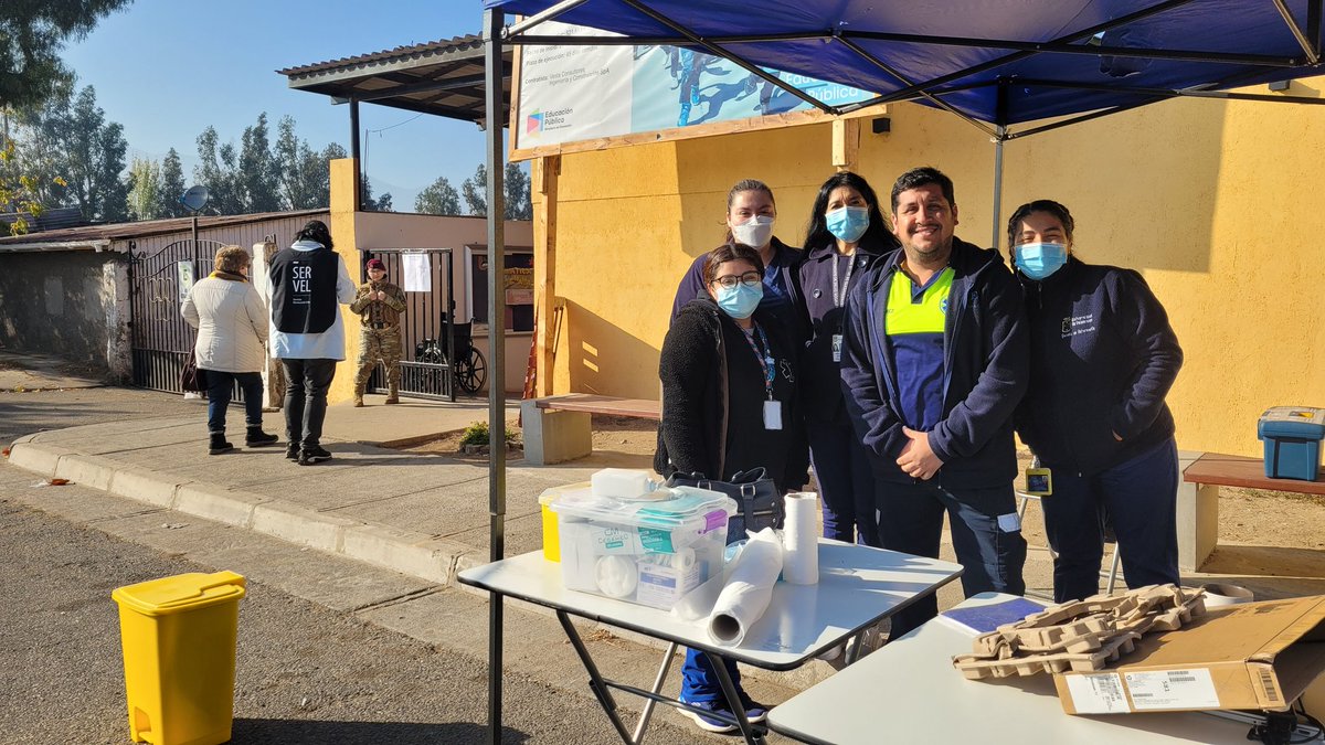 Si aún no te has vacunado  contra la influenza o el COVID 19 puedes hacerlo hoy domingo en los locales de votación de Nogales y El Melón. 

Nuestros funcionarios del departamento de salud ya están atendiendo y lo harán hasta  el final del proceso eleccionario.