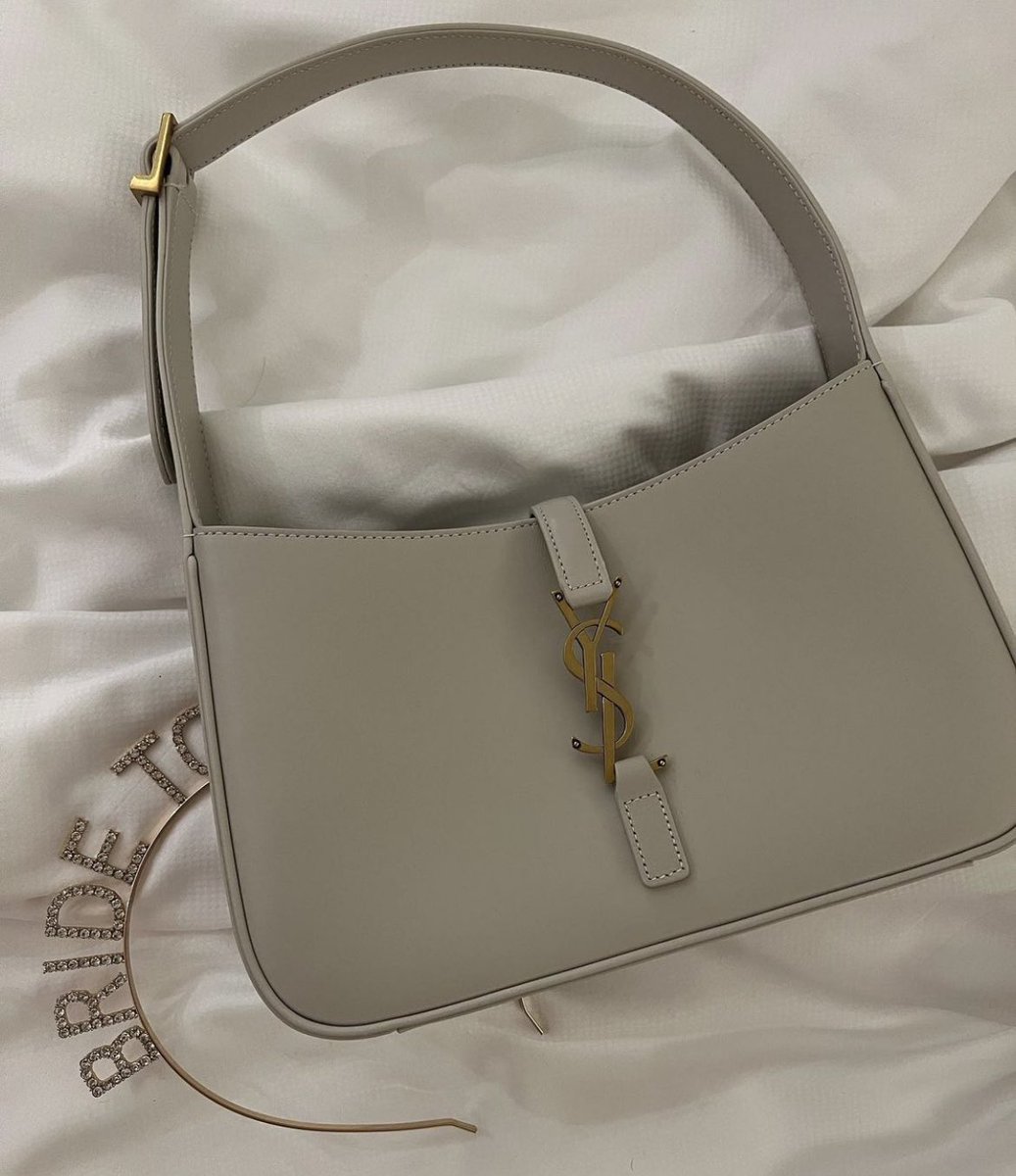 SelectOutfit's tweet photo. ysl https://t.co/uVagSFoLsY