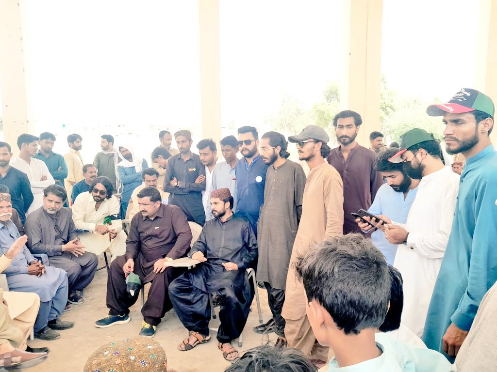 maqsood_palari's tweet photo. سپاف سٹی حیدرآباد آج بلدیاتی الیکشن میں مختلیف پولنگ میں سرانجام ڈیوتی دیتے ہوئے۔
سب سب سپاف

اطلاعات سیکریٹری
مقصود پالاری سپاف سٹی حیدرآباد
#PSFCityHyderabad #BDElections #JeetKaNishanTeerKaNishan https://t.co/I1U2gZE2eY