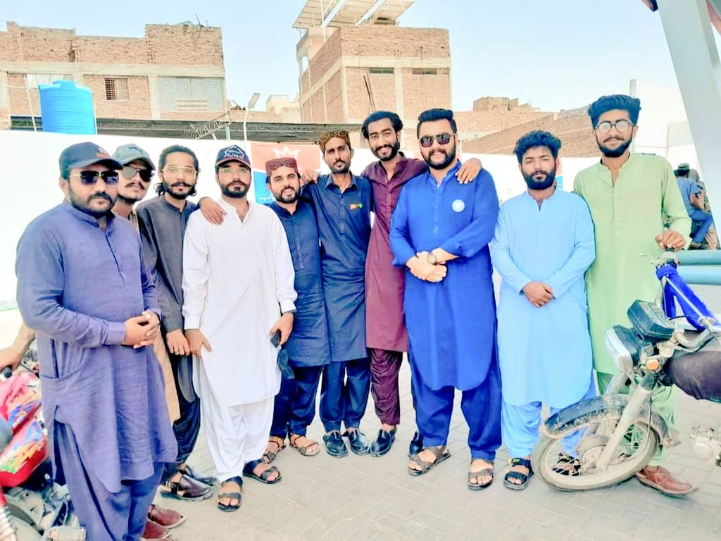 maqsood_palari's tweet photo. سپاف سٹی حیدرآباد آج بلدیاتی الیکشن میں مختلیف پولنگ میں سرانجام ڈیوتی دیتے ہوئے۔
سب سب سپاف

اطلاعات سیکریٹری
مقصود پالاری سپاف سٹی حیدرآباد
#PSFCityHyderabad #BDElections #JeetKaNishanTeerKaNishan https://t.co/I1U2gZE2eY