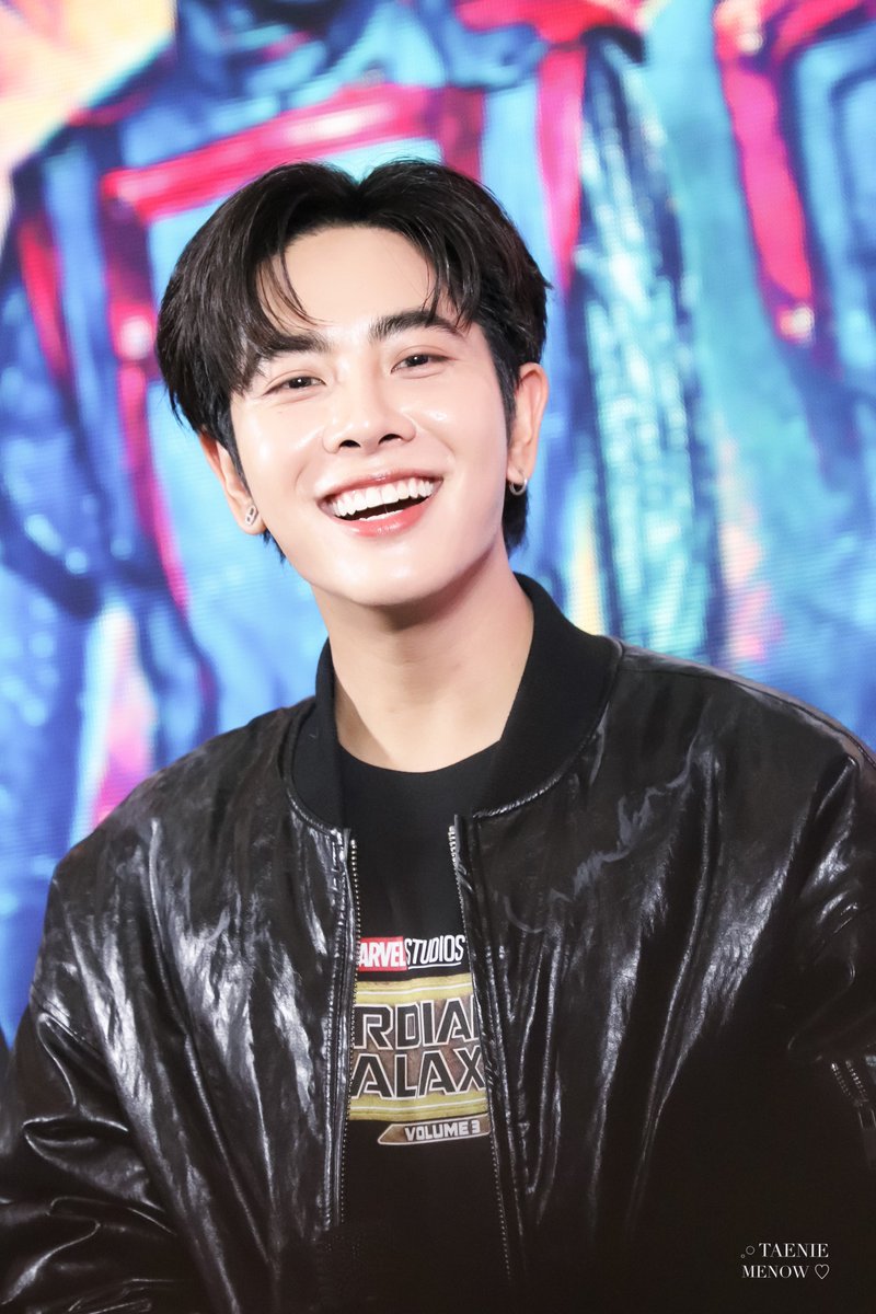 taeniemenow's tweet photo. รักษารอยยิ้มนี้ไว้ ดุจเกลือรักษาความเค็มนะ

#SFxแก๊งการ์เดียนส์Day2
꒰ @wixxiws ◦ #mixxiw ꒱ #เอิร์ทมิกซ์ https://t.co/BuZzRO3Snw