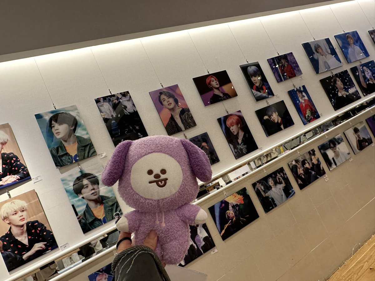 <a href="/FABULOUSBOY_JM/">패뷸러스 보이</a>  님の
展示会に行ってきた🥹💜💜💜

ラッキーカード入ってて
アクスタもらえたし
トレカコンプしてメッセージも
いただけた😭🫶
幸せ空間🫠
額縁も🐥🐰で買えて
大満足❤︎

本当にありがとうございました🥹

<a href="/FABULOUSBOY_JM/">패뷸러스 보이</a> 
<a href="/FABULOUSBOY_JP/">패뷸러스 보이 JP</a> 
<a href="/To_My_Boy_/">소년에게</a>