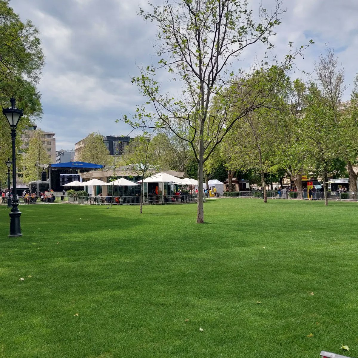 whatswithJimin's tweet image. Europe Day in Budapest 
#livingLibrary
#EuropeDay