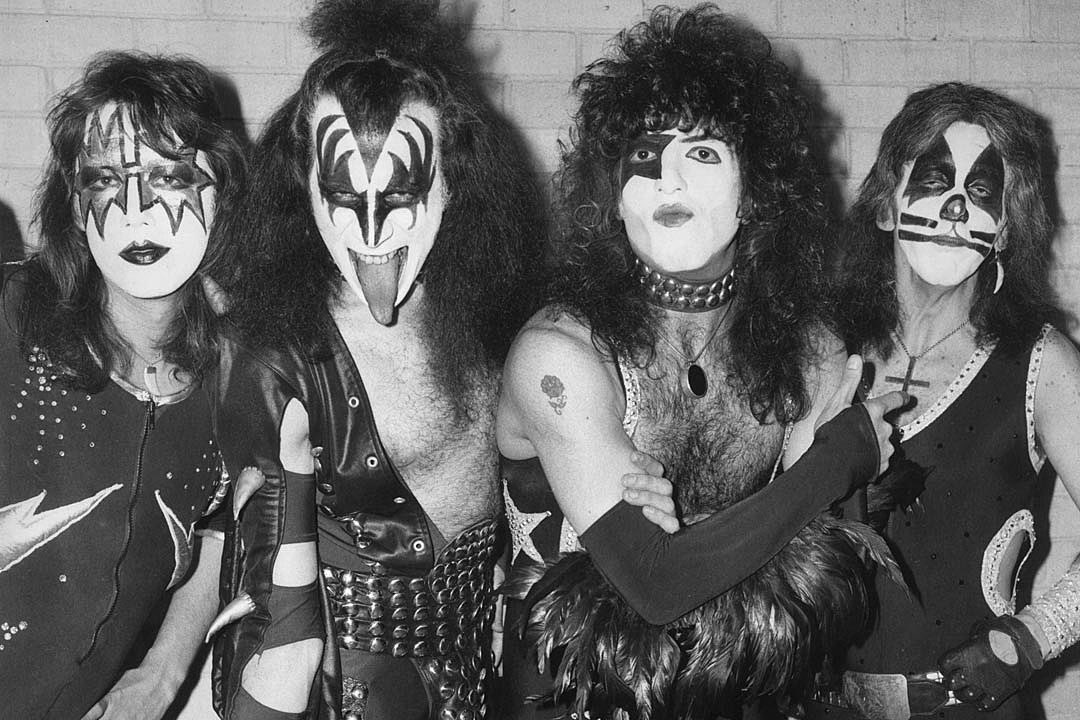 #AceFrehley aside, who do you think was the next best guitarist in #KISS ??

#VinnieVincent #MarkStJohn #BruceKulick #TommyThayer