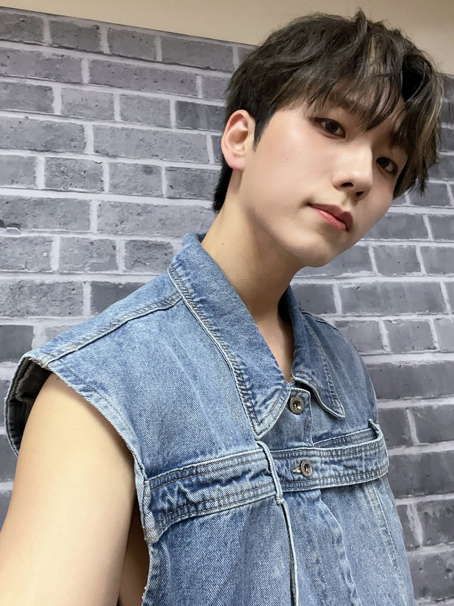 다른그림 찾기~~ 

#건일 #Gunil
#엑디즈사랑해 #빌런즈사랑해