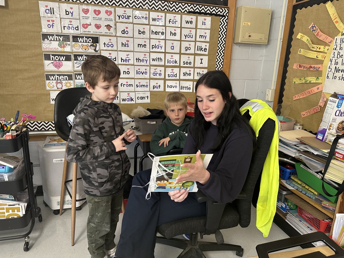 mrslapico's tweet photo. Thank you at @HolyNamesCHS grade 12 students in @daniellaczudner class for sharing their wonderful monster stories followed by creating monster puppets and stories with the grade 1 students.  A wonderful collaboration. https://t.co/GkFhSRIKgH