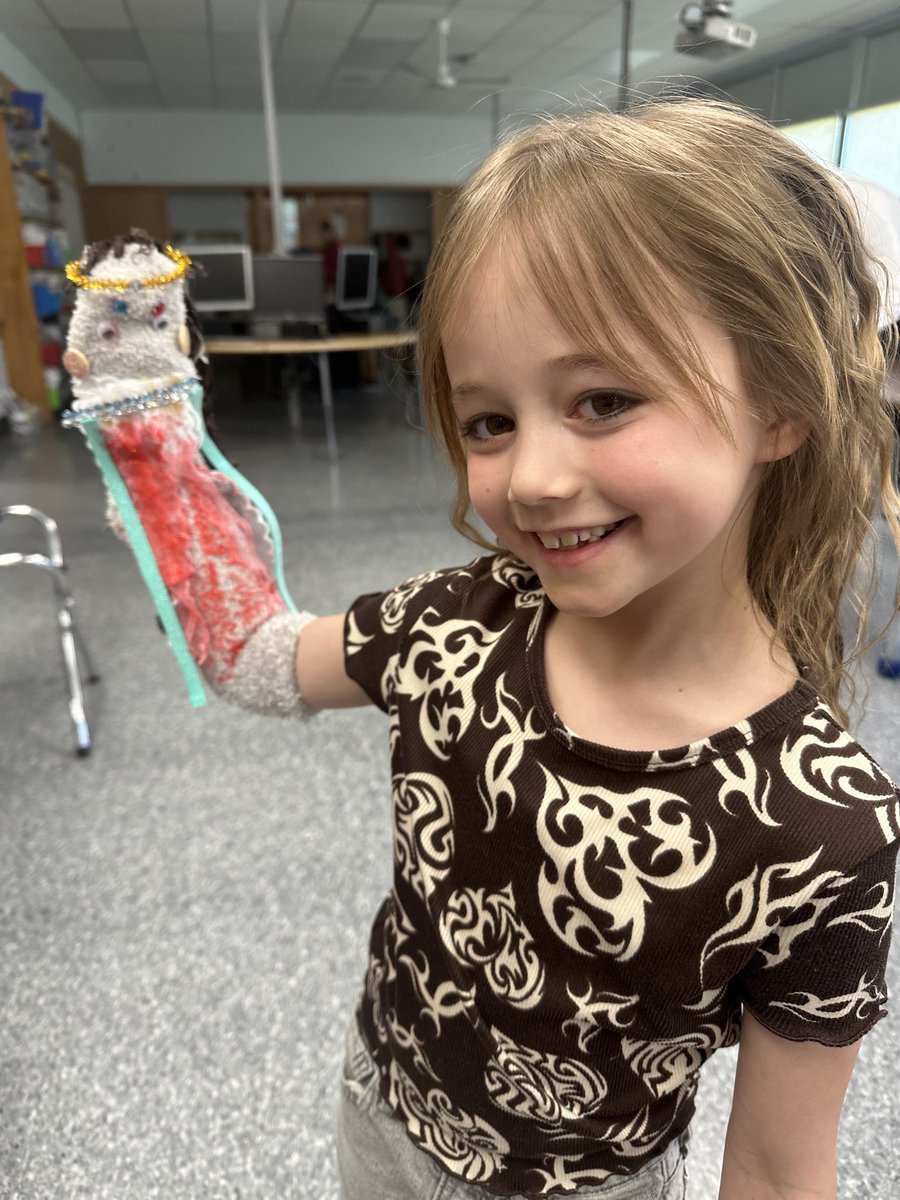 mrslapico's tweet photo. Thank you at @HolyNamesCHS grade 12 students in @daniellaczudner class for sharing their wonderful monster stories followed by creating monster puppets and stories with the grade 1 students.  A wonderful collaboration. https://t.co/GkFhSRIKgH