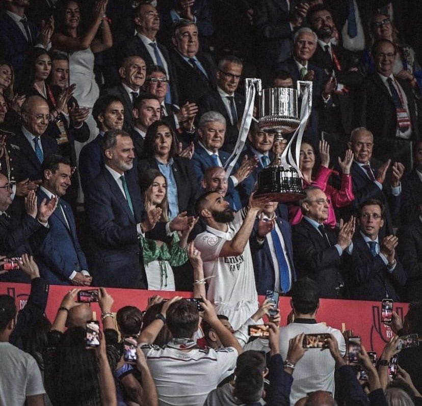 Karim Benzema tweet media