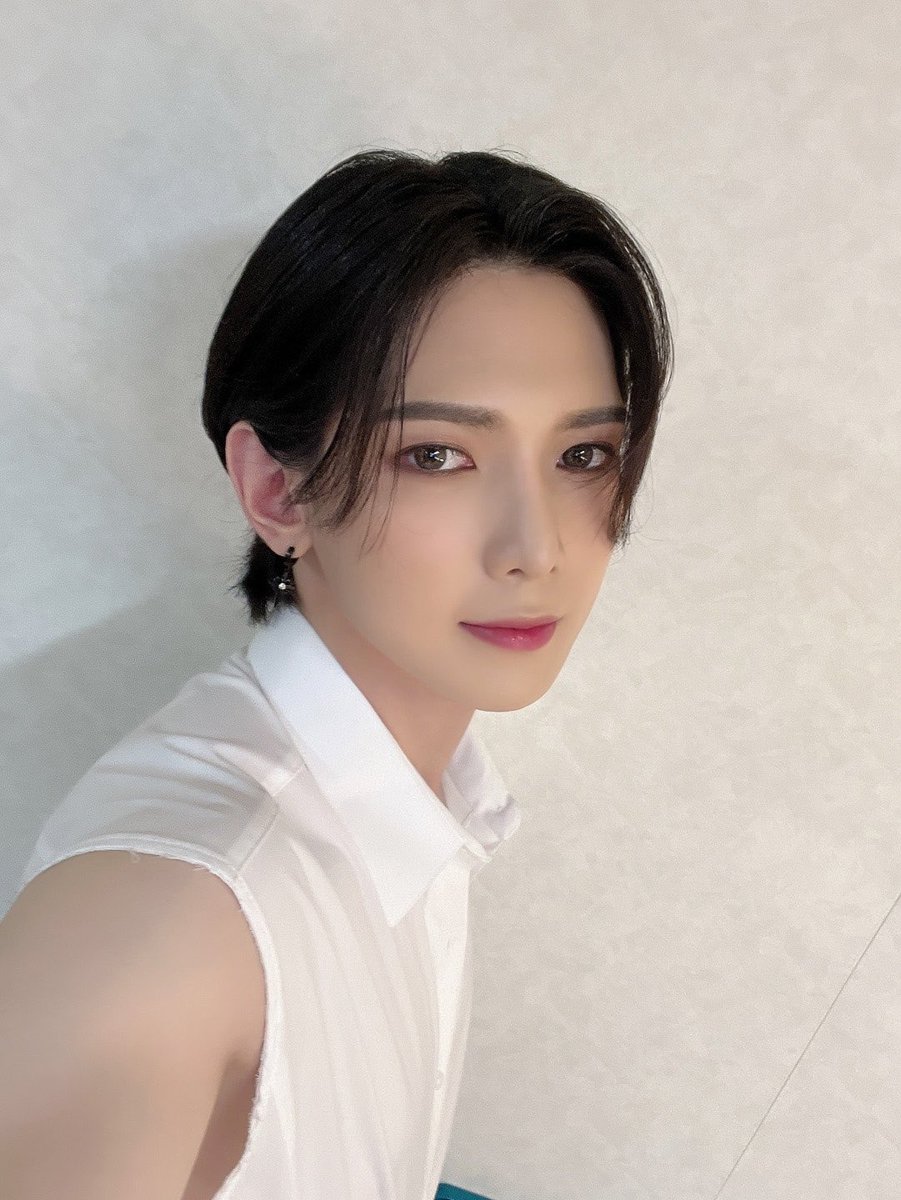 [#여상] 이틀 동안 티니 덕분에 넘 행복했다ㅎㅎ 멀리서 WOWOW 통해서 응원해준 티니도 너무 고마워요!! 사랑합니다
#ATEEZ #에이티즈