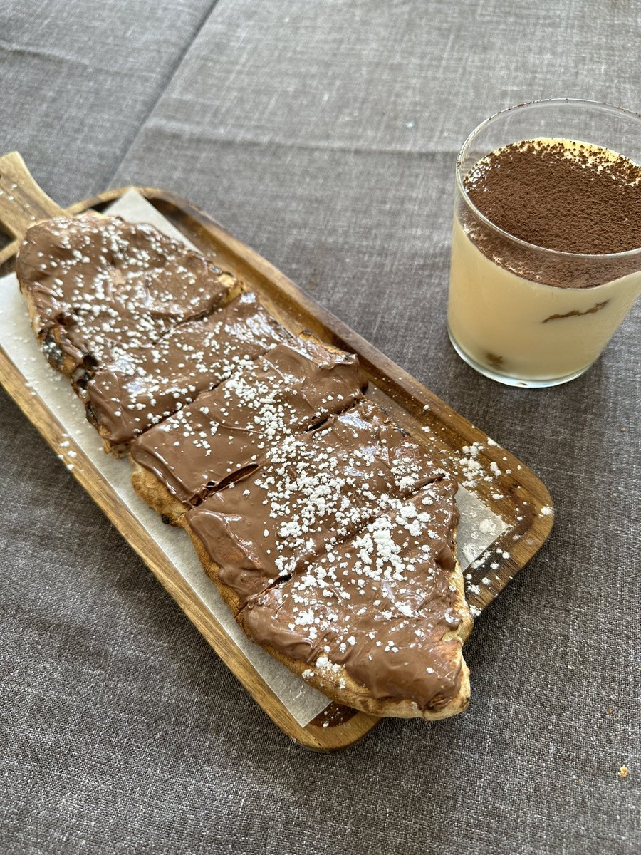 Qué bueno todo en <a href="/Molapizza1/">Molapizza</a>. Sobre todo sus pizzas que para mí son de las mejores de Madrid. Perfecto para ir con niños y disfrutar.