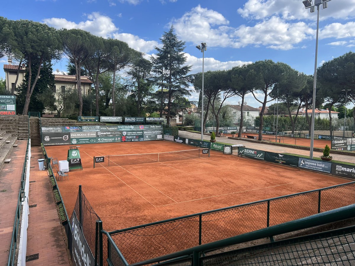 tkms_1124's tweet photo. イタリア🇮🇹に着きました！フィレンツェからタクシーで約20分の所にあるPratoという街に来ました！
今回はJ200にチャレンジします！
#Babolat #erg #athlete_care2 #三城貴雅 https://t.co/LQZ56gVIWL