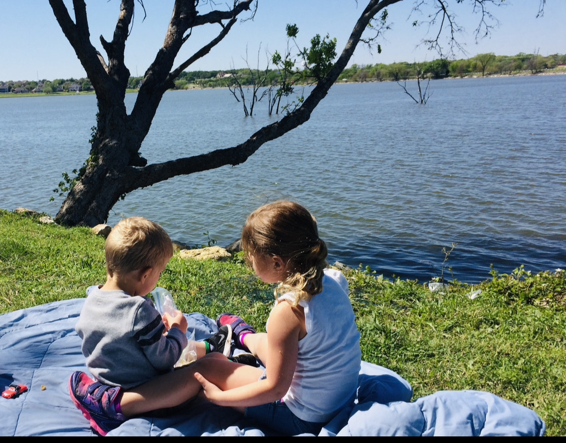 Every Sunday I read the obituaries in the local paper.

Weird? Maybe... But I like to learn about dads' lives &amp; legacies and the love they accumulate over time 

These are the 7 most common traits I see for fathers with well-lived lives:

1/ A sincere dedication to family: