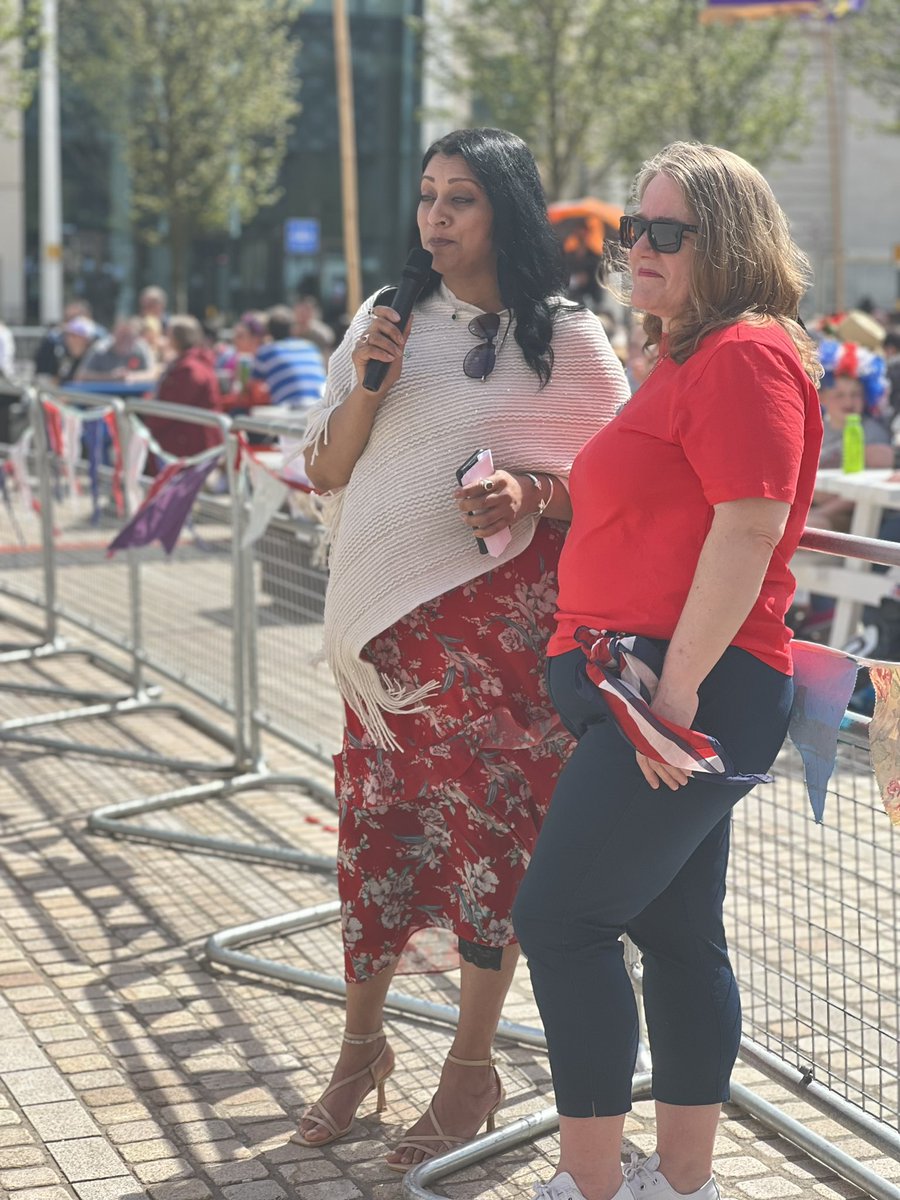 BIRMINGHAM CELEBRATION SUNDAY 🎵 

The #coronation celebrations continue in the heart of Birmingham’s Centenary Square this afternoon! 

The sun is shining and we’ve got LIVE entertainment FREE for all the family all afternoon!
