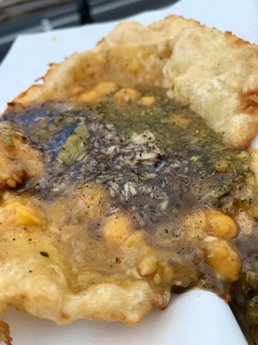 chefbrigetterj's tweet image. …and everybody hand raiiiiiiiiiiise
…and everybody give praiiiiiise
🇹🇹🇹🇹🇹🇹🇹🇹

#doubles #coconutchutney #streetfood #trinidad