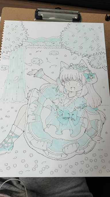 何回も線画かきなおしたー😩やっと少し先に進めたよ…。軽く下塗りもできた!