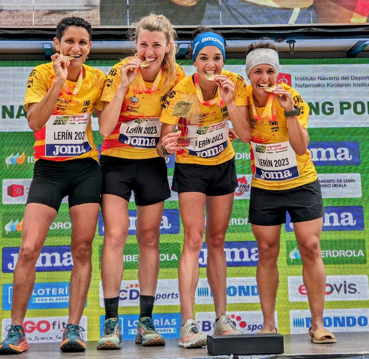 Atletisme_FCA's tweet photo. ✍️ Nou medalles de Catalunya al Campionat d’Espanya de trail de federacions:

🥇🥇🥈🥉Quatre medalles individuals

🥇🥇🥇🥉🥉 Cinc medalles d’equip

El nostre equip ha competit d’una forma magnífica i ha obtingut una gran collita

The show must go on! 👏👏 https://t.co/LeWcTWL73n