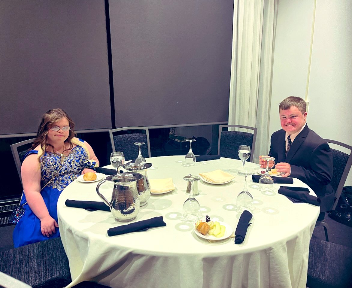 phslss's tweet image. Gianna and Kyle had an awesome time at junior prom 🕺🪩💃🏻