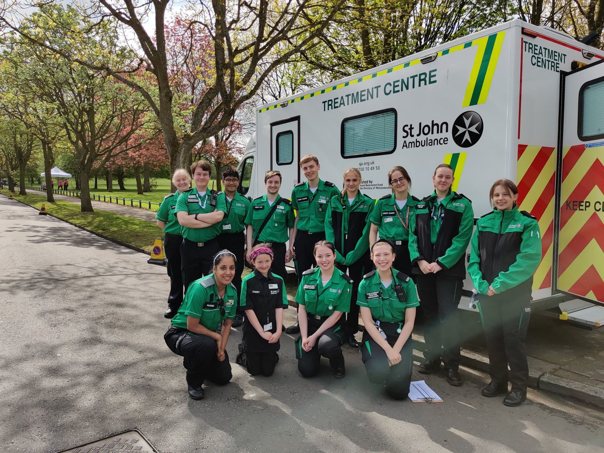 Final treatment centre on my patch is run by folks from <a href="/UoBFirstAid/">First Aid Society UoB</a> <a href="/BournbrookYSU/">Bournbrook YSU</a> and King's Norton! Lovely to see so many <a href="/SjaWestStudents/">SJA West Student Volunteering</a> out today. Thank you everyone #mysjaday #StJohnPeople #GreatBirminghamRun