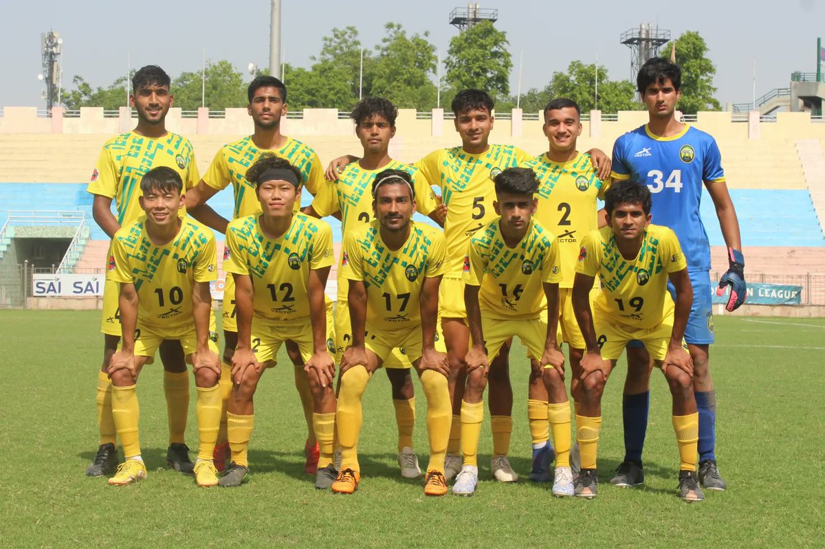 FootballDelhi's tweet photo. Last Game of Quarter Final is underway π₯
Garhwal United FC π Juba Sangha FC
#Footballdelhi
#FDBDivisionLeague #FDBDL #IndianFootball https://t.co/Cip7bvyVW2