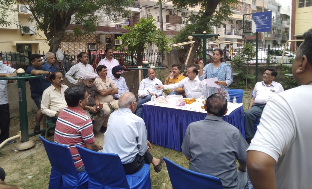 aapdimpleahuja's tweet photo. Today met with RWA & local residents of Block C3A, Janakpuri along with my Team . Discussed all the issues and assured them will get resolved soon .
Location :- C3A Block , Janakpuri .
Date - 7th May 2023
#ward104 #blockc3a #janakpuri @ipathak25 @aaprajeshrishi https://t.co/pWLEmYOYtc