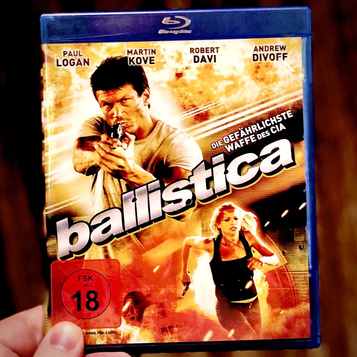 CNKellerbach's tweet photo. #Ballistica - Action-Trash-Unglaublichkeit mit Gun-Kata-Quatsch - irgendwo zwischen Parodie-Ulk, liebevoller Hommage und enthusiastischem Fiebertraum - für GoodBadMovie-Connoisseure.
Ein wunderbares Teil.
Und ja, der Film ist genauso wie der Trailer: https://t.co/5eCskHFByo https://t.co/Gt6Zd5LML6