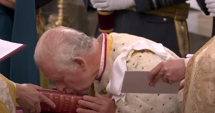 bugmancx's tweet photo. @BergerofLondon When you got the enchantment you were really hoping for https://t.co/xRXqo1A4hl