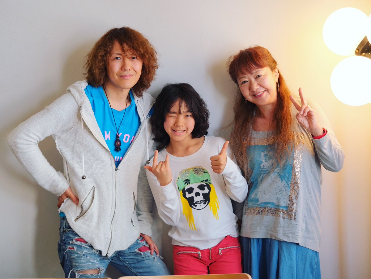 keitorockstar's tweet photo. いろんな人に会えたGW✨
パパが20歳くらいから取材してくれていた有名な音楽ライターの #大島暁美 さんにも会えたよ‼️
OYATOCOのことも知ってくれてて嬉しかった🤩✨
#ロックドラマーkeito #OYATOCO https://t.co/Fs4w3qPCbB