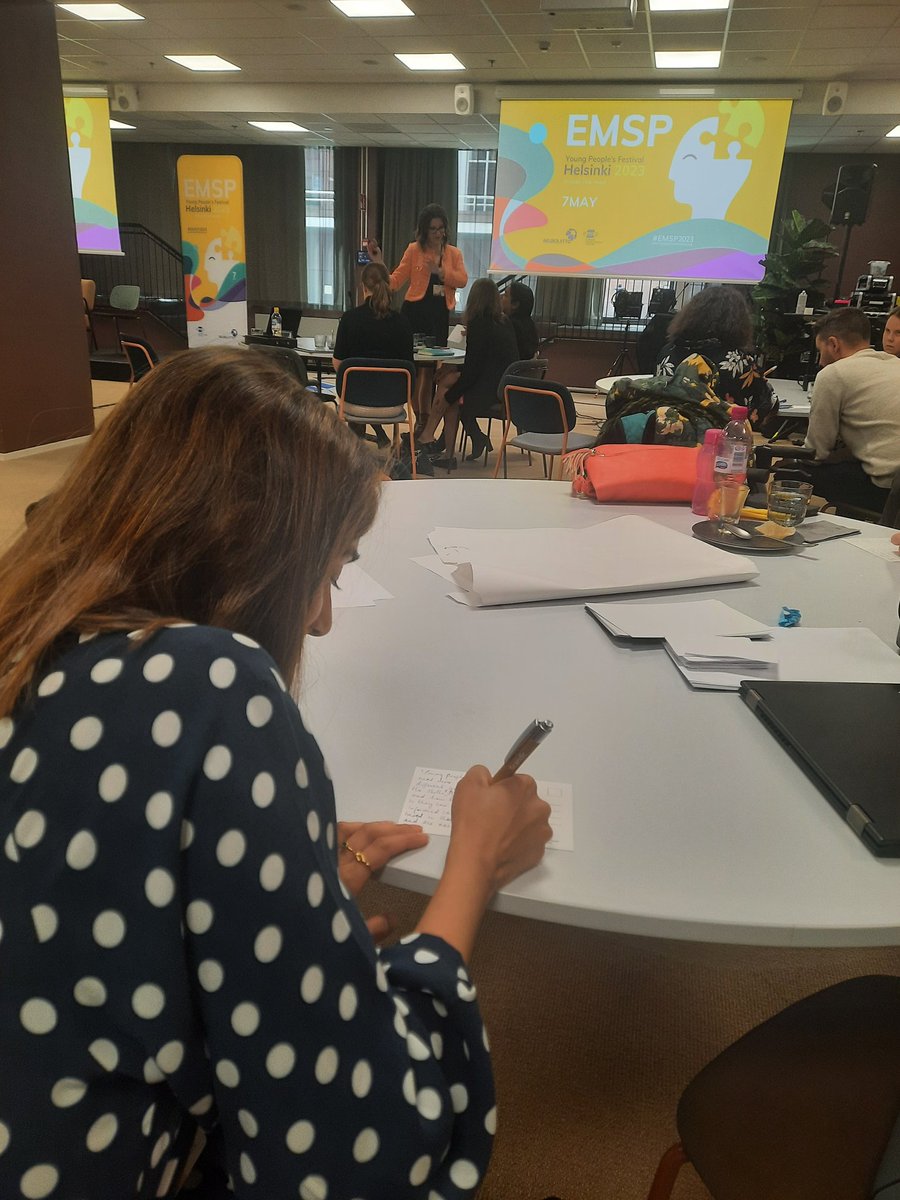 eumsplatform's tweet image. Young people with #MultipleSclerosis making sure to raise their voice and make their asks! @eumsyouth&apos;s postcards will be sent to the EU Parliament and Commission @dragos_pislaru and 
@JoostKorte
@EU_Commission
@EUparliament
#wearethechange
#UnleashYourPotentialwithEMSP