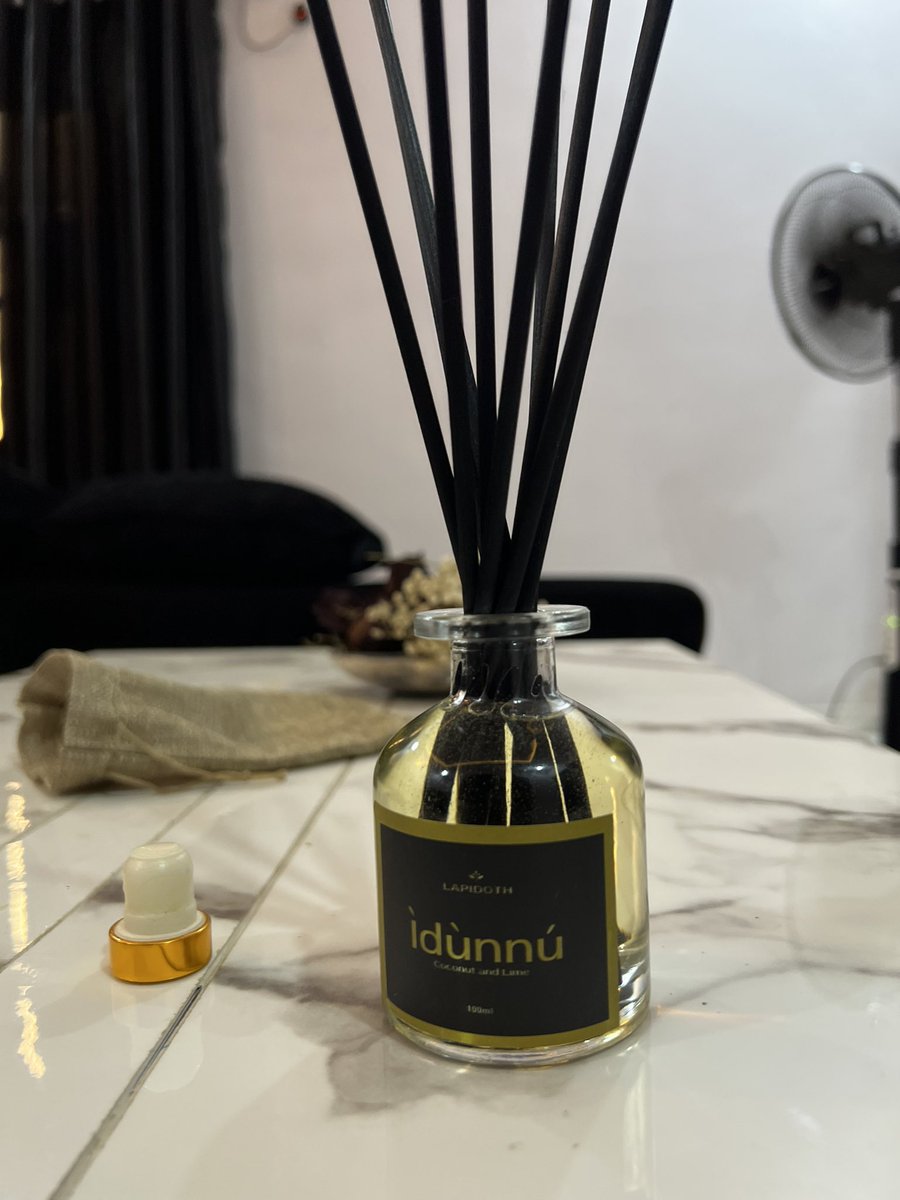 adifferentshe's tweet photo. @DearKofoworola gave me this diffuser from  @SN_Signatures  and it smells soooooo good https://t.co/aMzj9zpdKA