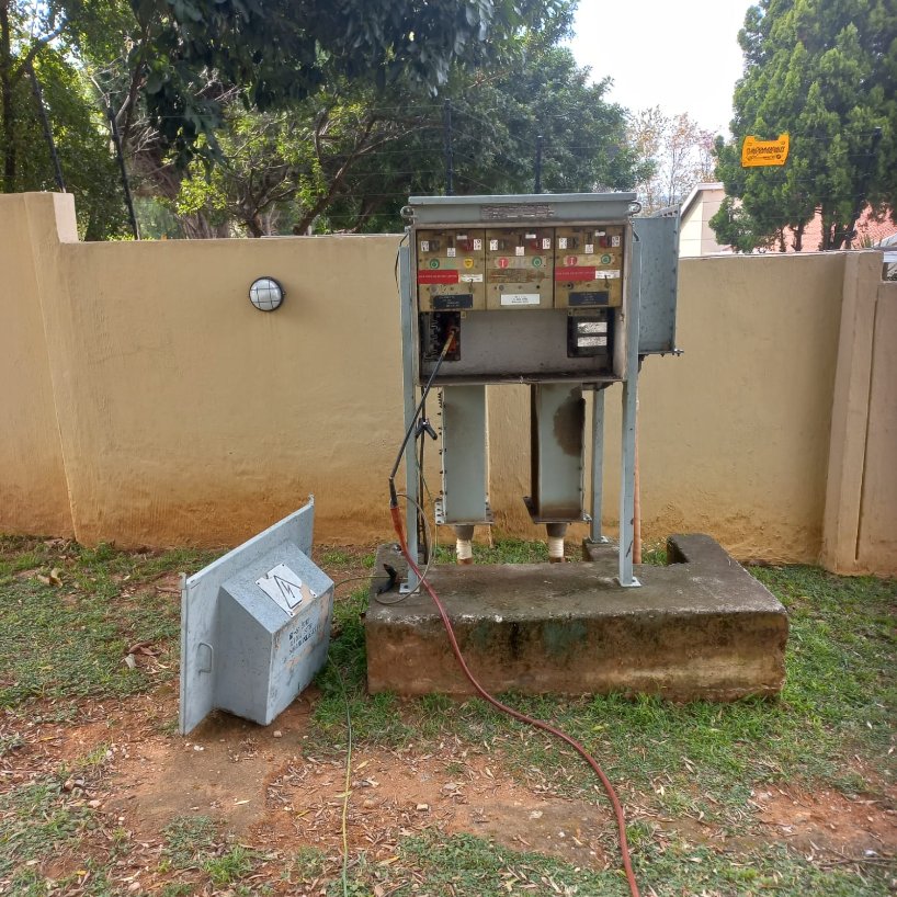 CityPowerJhb's tweet photo. #RandburgOutages 

#OlivedaleSub Lima distributor test branch is currently locating the fault, repairs will be executed once located.

ETR hasn't been established as yet, we'll update affected customers throughout.

^DR https://t.co/l13oLhGrDr