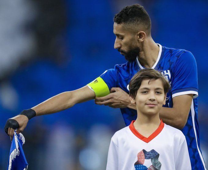 m_7R7_m's tweet photo. اخر خمس مواسم لعب في الدوري ٧٠ من اصل ١٥٠ مباراة
في ابطال اسيا لعب ٢٣ من اصل ٤١ مباراة
سواء لعب او غاب ليس له اي تاثير 
قائد غرفة العلاج 
عقده ١٣ مليون بالسنه https://t.co/OXMDld6SQX