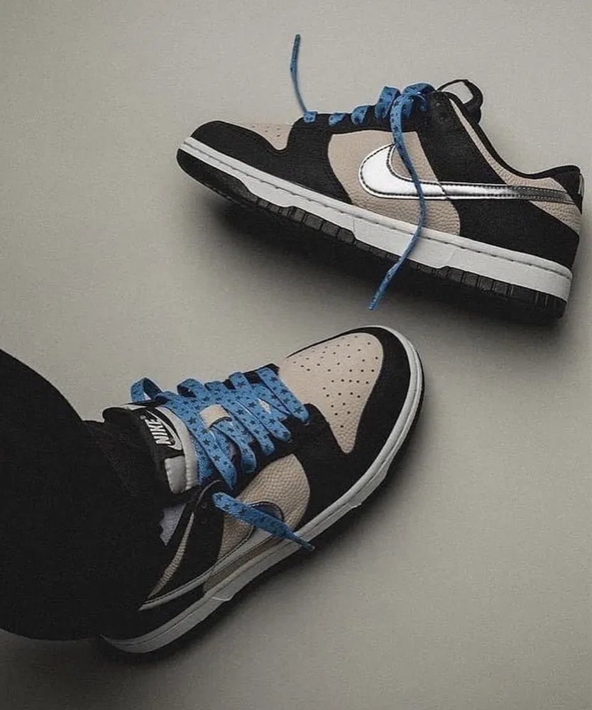 CaminoTV's tweet photo. La Dunk Starry Laces est à 102€ 🤩

Lien https://t.co/zZtoART552 https://t.co/7QIONWaa9z