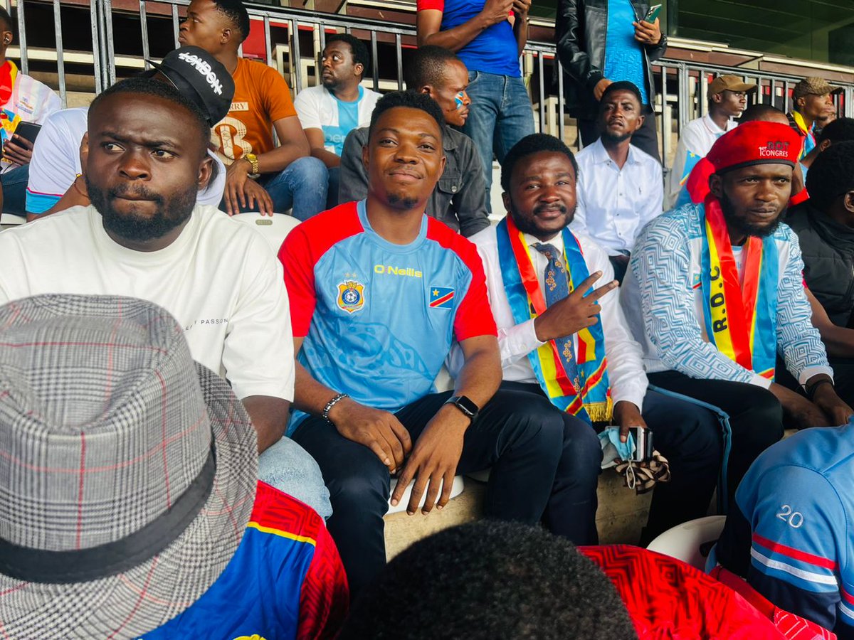 coeurdafriqueM's tweet photo. 🔴#RDC:Le seul moment que les congolais sont unis sans parler  des origines et couleur de peau de chacun,c'est qd ils jouent sous le drapeau,cette période,l'amour qui se témoigne est total.+243 #eloko #ya #makasi.
Photos du match de #RDC VS #Mauritanie à #kamalondo

@leParrainRDC https://t.co/aGNyocwnL2