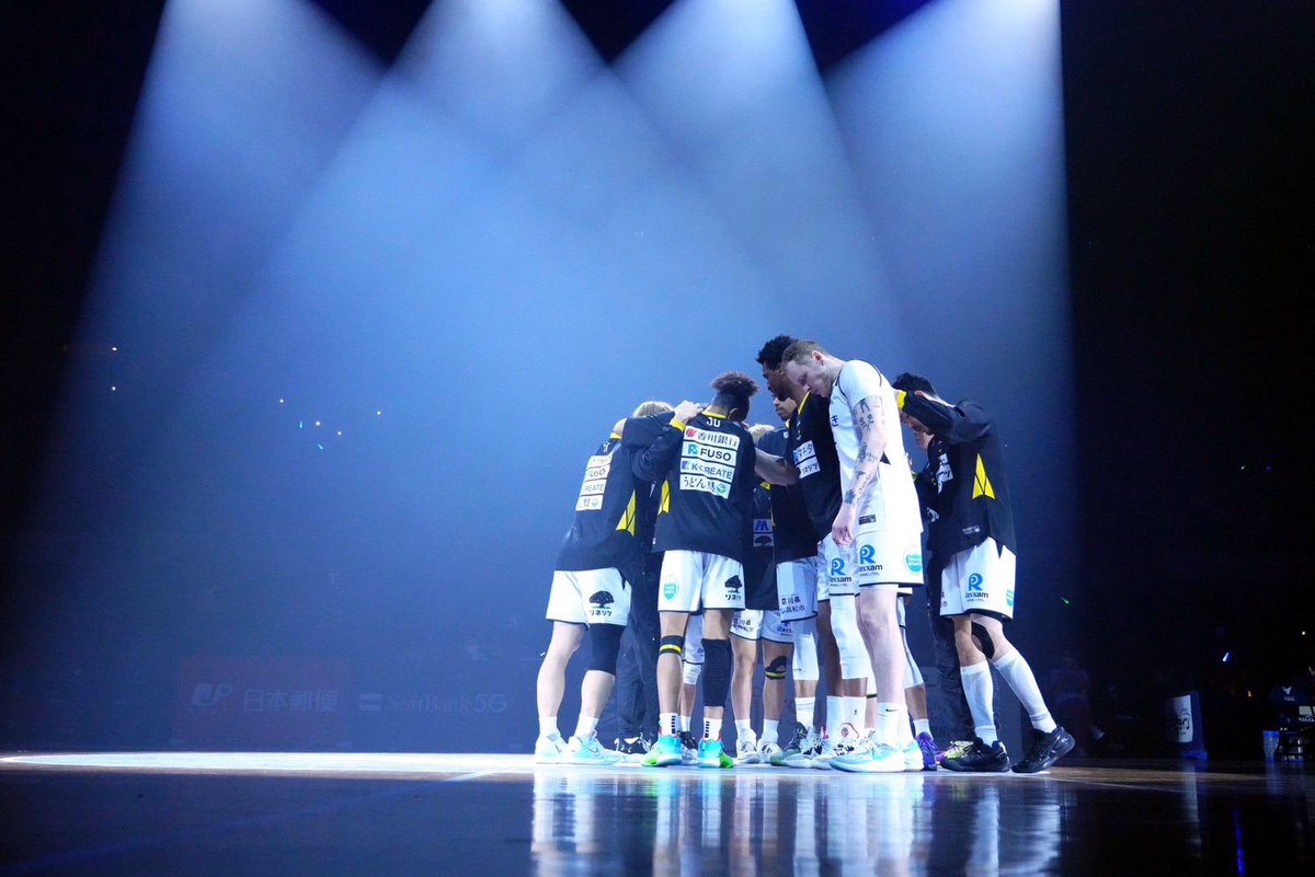 uera0826's tweet photo. 今シーズンも沢山の応援ありがとうございました。
結果としてはB3降格。非常に悔しい結果で申し訳ないです。
ですが、これからも香川ファイブアローズの応援をしてくれるとありがたいです。
今シーズン本当にありがとうございました。
#香川ファイブアローズ https://t.co/U1H8QO5Xkd