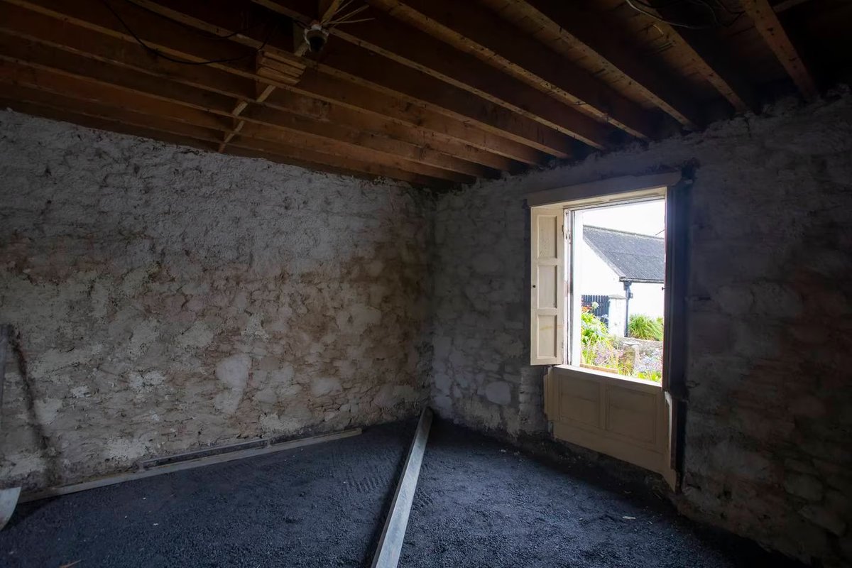 carrollste's tweet photo. Money troubles and getting ahead of yourself are focus of the latest round of my @IrishTimes column on renovating a very old house. https://t.co/ckHDO2TyJX https://t.co/rFJiR9XnsS
