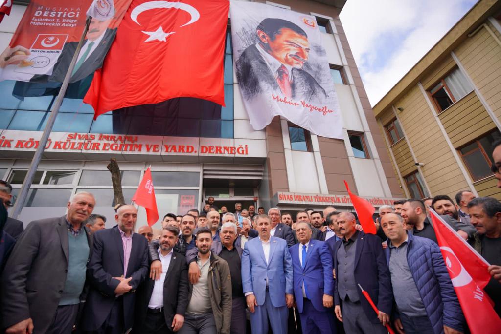 bbpgenelmerkez's tweet photo. Sivaslılar milliyetçi ve maneviyatçıdır, şehit liderimizin bize emanetidir.

Bu muhabbet bu can bu tende durdukça devam edecektir.

Ataşehir’de Sivaslılarla bir araya gelip hasret giderdik.

İnşallah 14 Mayıs’ta EVET mührünü Büyük Birlik’e basacaklar ve TBMM’ye taşıyacaklar. https://t.co/UwC6BAf9ga