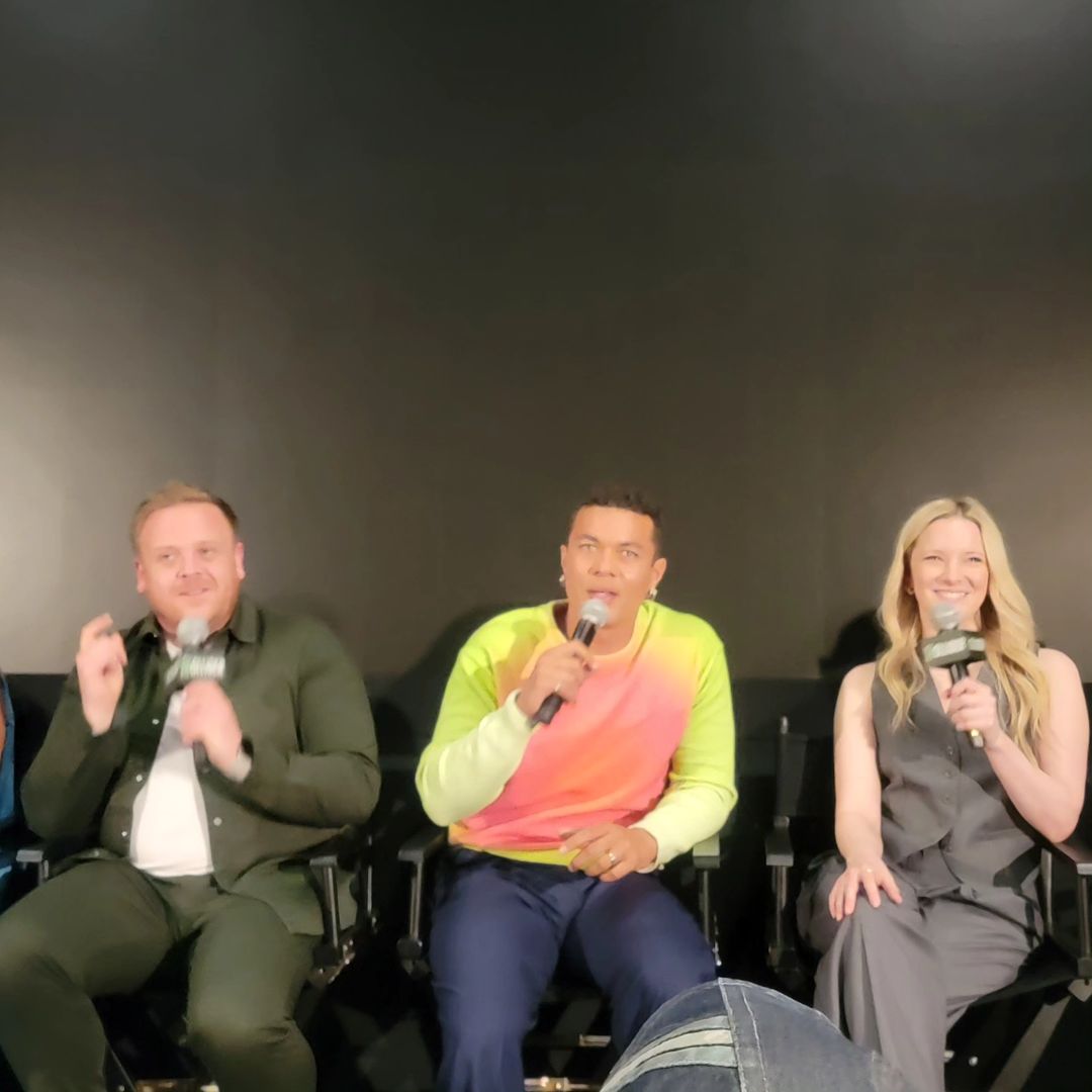 morfyddsource's tweet image. Morfydd Clark with her #RingsOfPower co-stars Ismael Cruz Córdova and Owain Arthur during Collider's Q&amp;amp;A panel

(📲 via lijeyeshaveit on instagram)