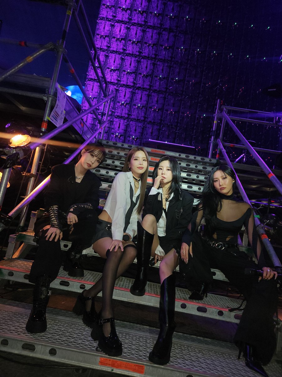 RBW_MAMAMOO's tweet image. [#마마무]

무무 여러분, 잠시 후 10시 55분
KBS '2023 뮤직뱅크 인 파리'
파리를 뜨겁게 달군 마마무의 
무대 즐길 준비되셨나요?🎶

#MAMAMOO #무무 
#2023뮤직뱅크인파리