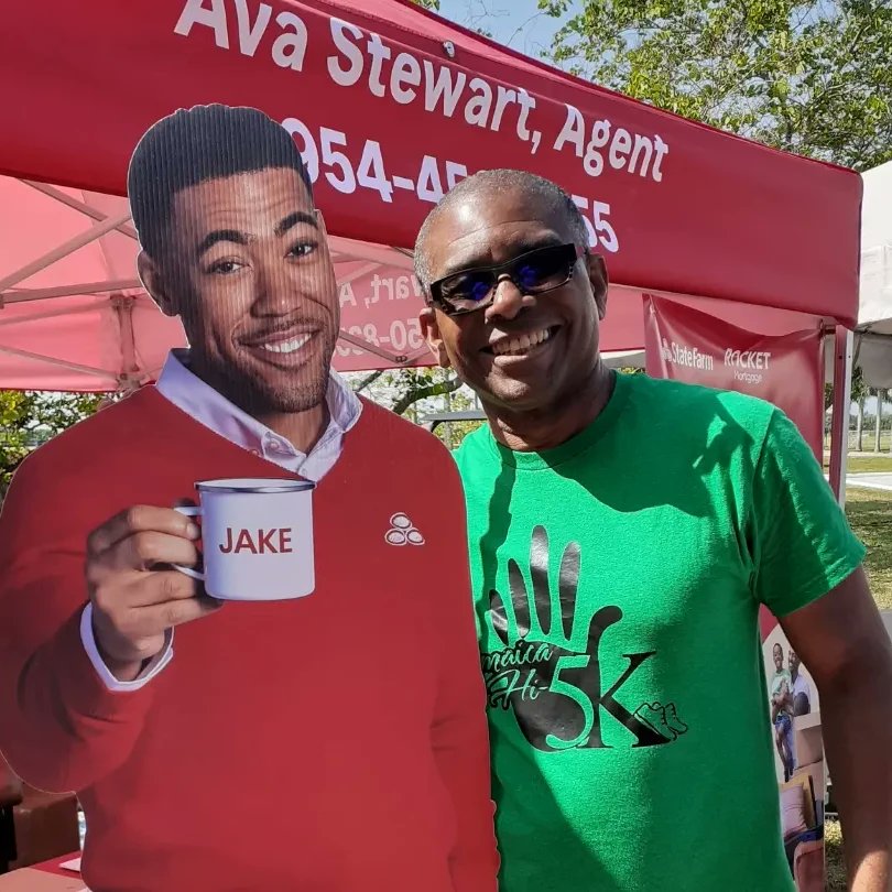 Even Jake from <a href="/StateFarm/">State Farm</a> showed up at the @jamaicahi5 5k run/walk in <a href="/CityofMiramar/">#WeareMiramar</a> <a href="/WayneMessam/">Wayne Messam</a> <a href="/OliverMair/">Oliver Mair</a> successful 4th staging. Congratulations to the Jamaica Hi-5 5k run/walk planning committee. #healthylifestyle #5ktraining