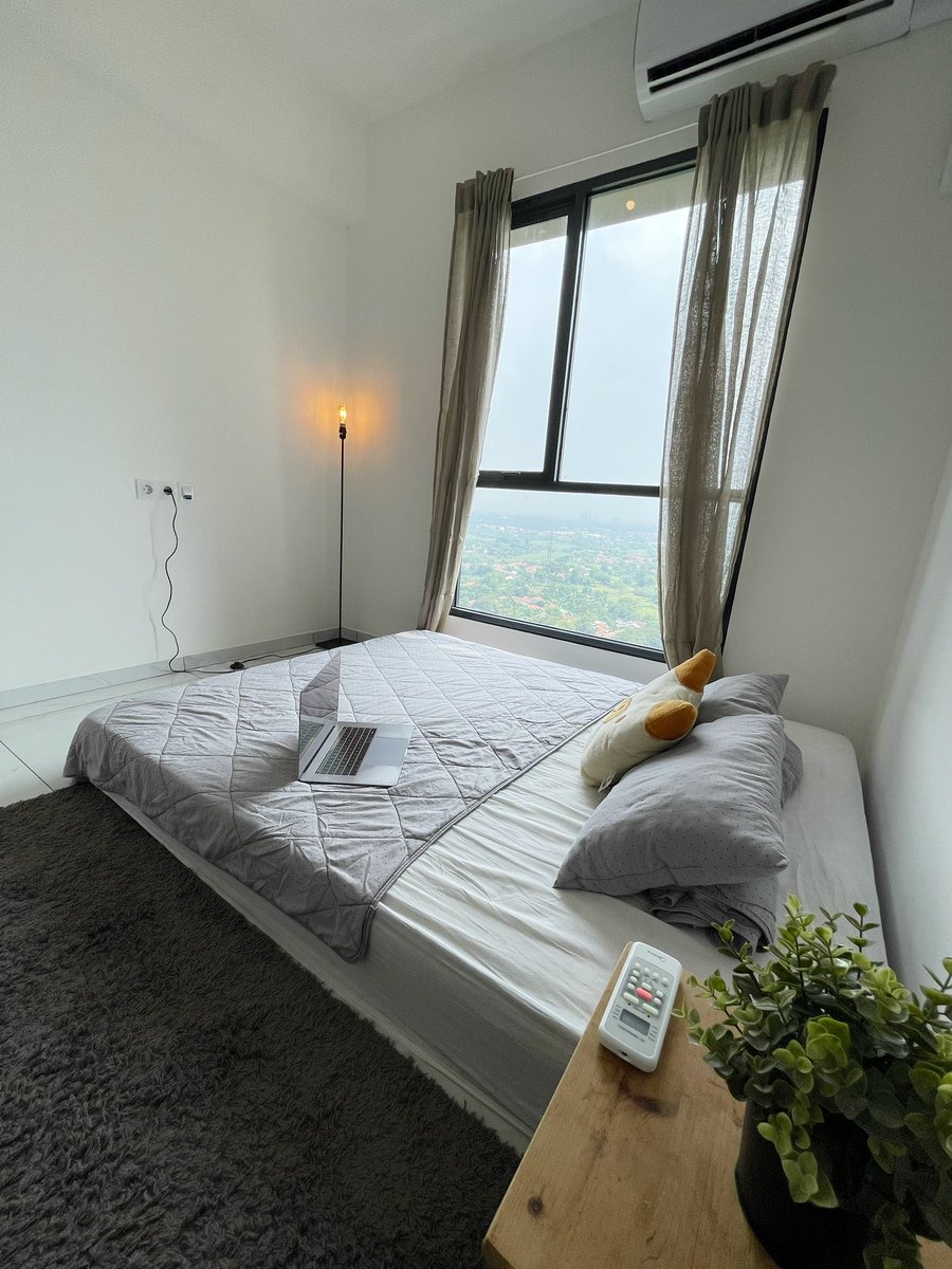fayafalicya's tweet photo. Guys, numpang sewain apartemen aku. Full furnished, tinggal bawa nyawa doang. 
Cuma 100rb/harinya. (AC, kasur, kitchen set, water heater)

Lokasi: Sky House Alsut, samping IKEA banget. 

WA 082127998685 
Bonus punya ibu kos emesh kayak aku. hehe https://t.co/6j9tYceQ5d