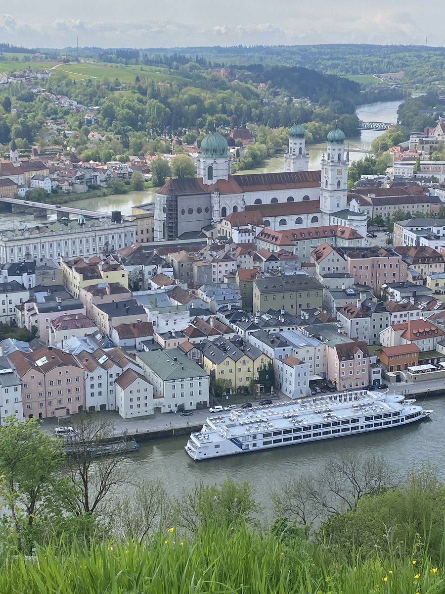 jmenopetra's tweet photo. za šparglem na severní limit impéria
#bavaria #batavia #boiotro https://t.co/8u9WGg411u