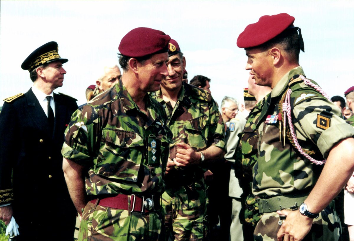 jean_baillaud's tweet image. Juin 2000 : inauguration du mémorial Pégasus à Bénouville. Uniforme de colonel parachutiste... Conversation en français avec les paras de tous grades après leur saut... God save the King! #1erRCP