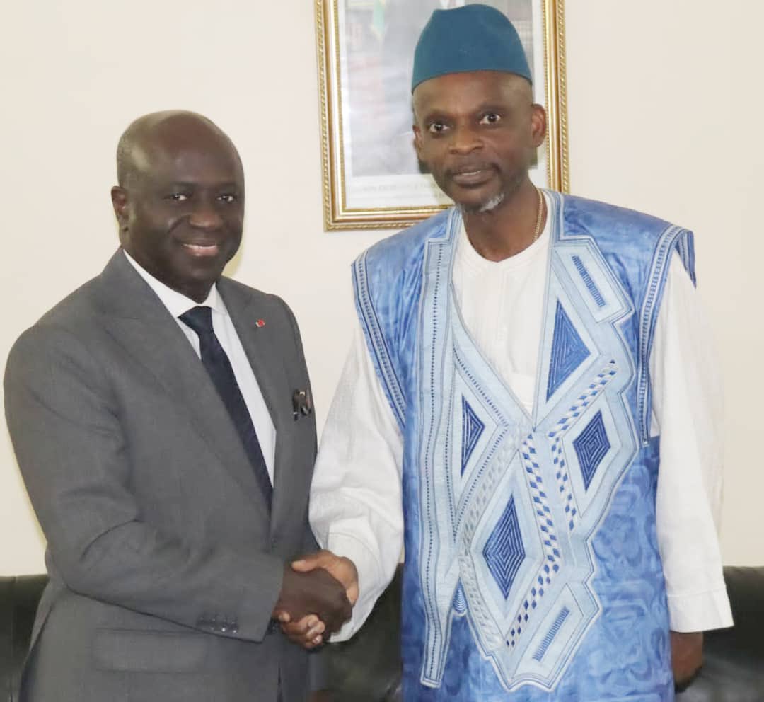 marcelamontanoh's tweet photo. J’ai eu une séance de travail, dans une atmosphère fraternelle et chaleureuse, avec https://t.co/sD73ZR3PjL. @rdussey, Ministre des Affaires Étrangères, de l’Intégration Africaine et des Togolais de l’Extérieur, le vendredi 5 mai 2023 à Lomé, 1/3 https://t.co/IJWl5KK2GJ