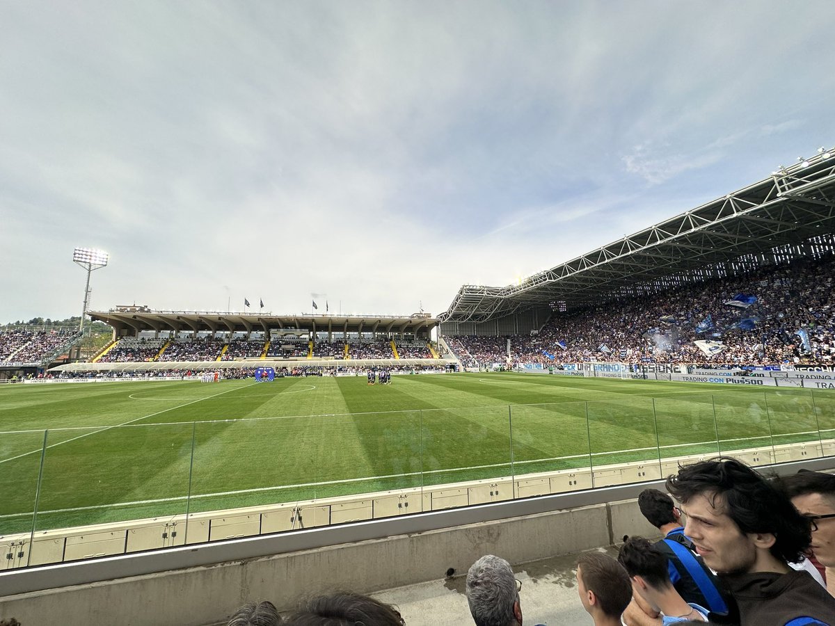 hayato0523_4's tweet photo. 前から3列目!!!
#AtalantaJuve
#JOFCG https://t.co/S56cm14vWl